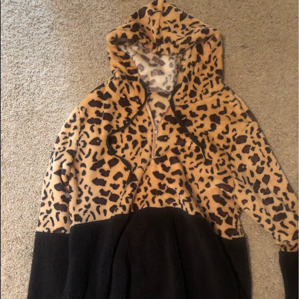 Leopard pullover sweater